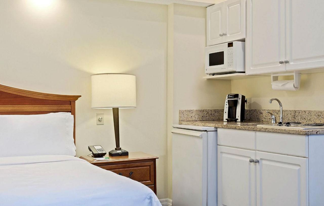 Holiday Inn & Suites Clearwater Beach S-Harbourside Exterior photo