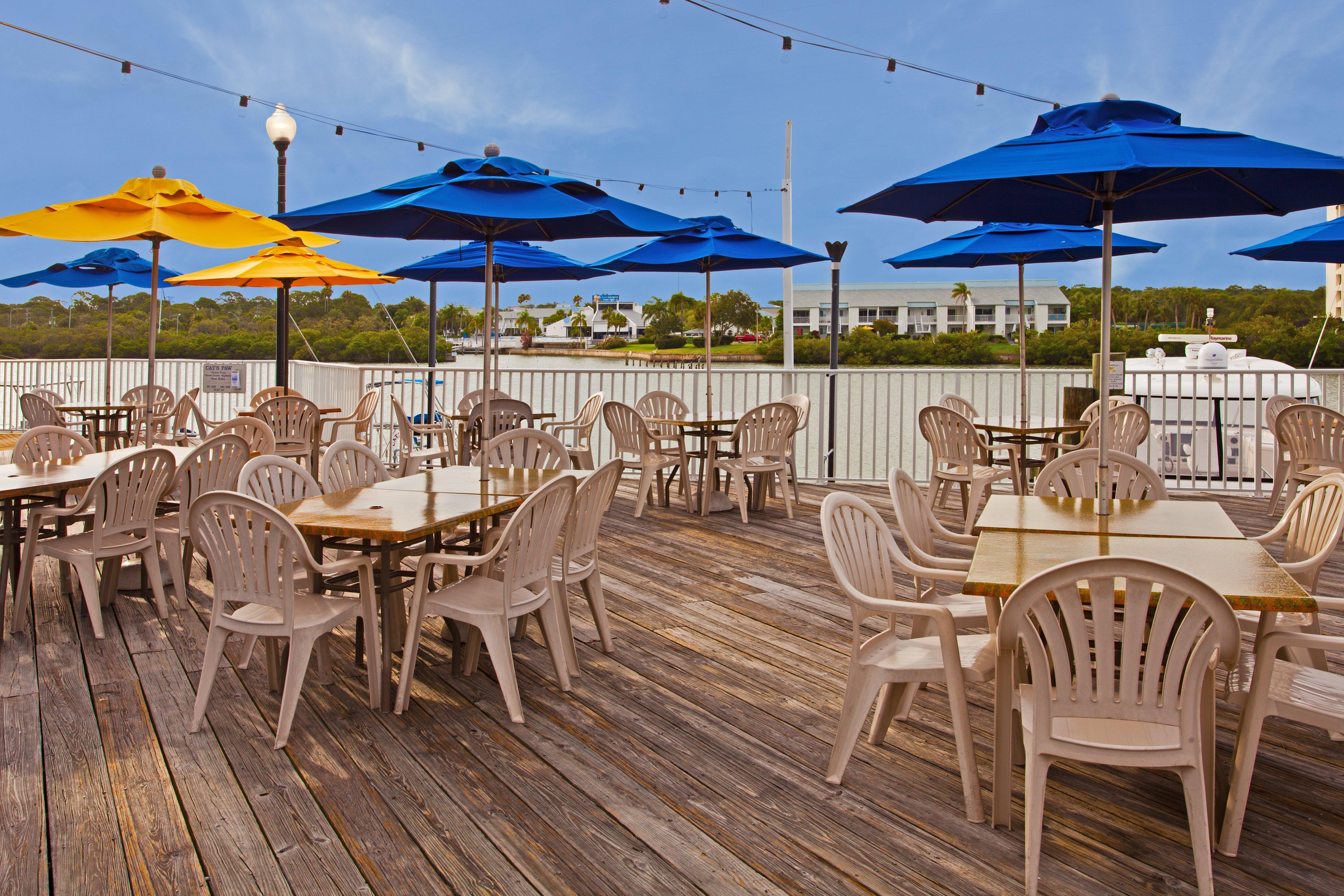 Holiday Inn & Suites Clearwater Beach S-Harbourside Exterior photo