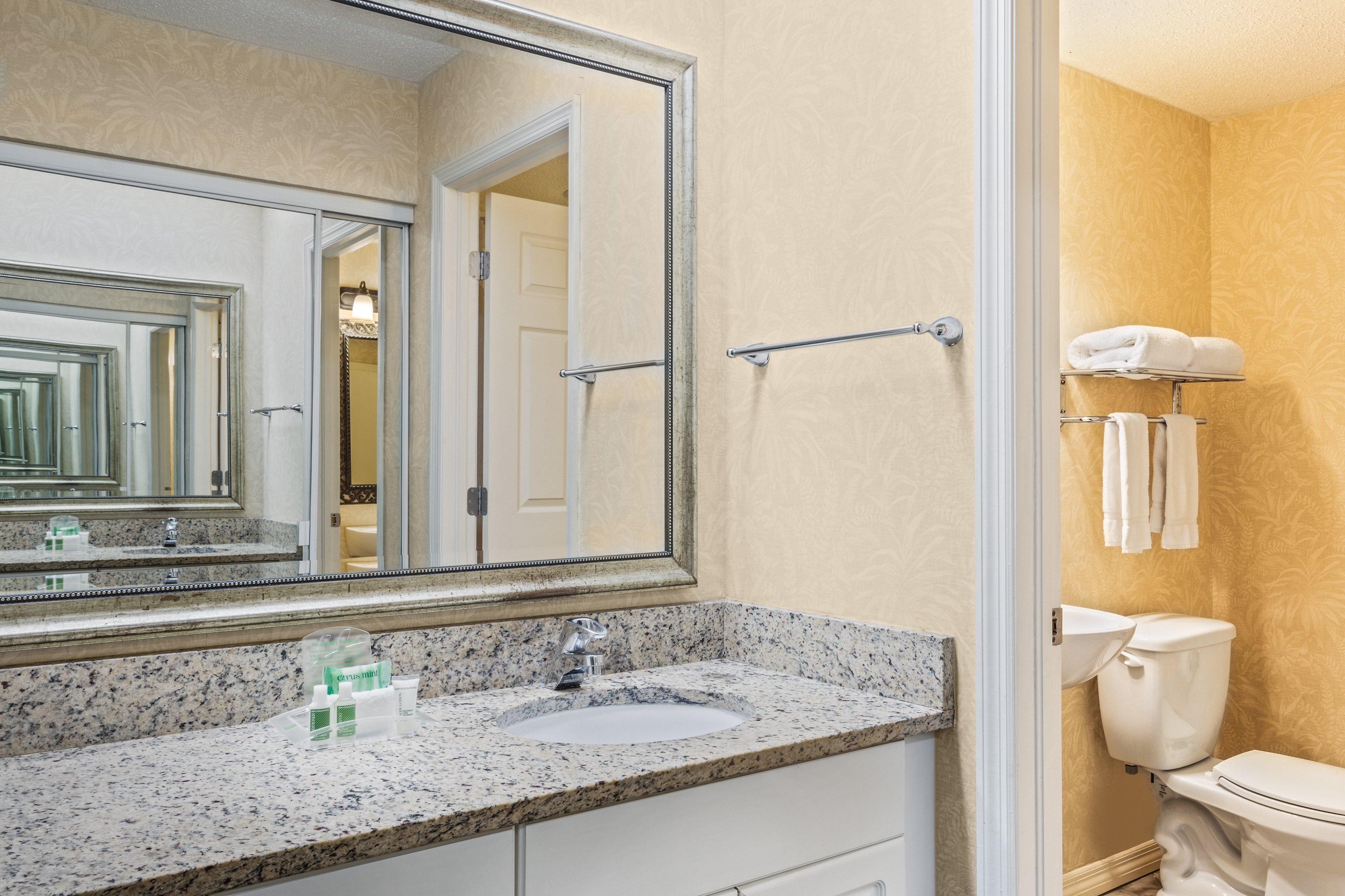 Holiday Inn & Suites Clearwater Beach S-Harbourside Exterior photo