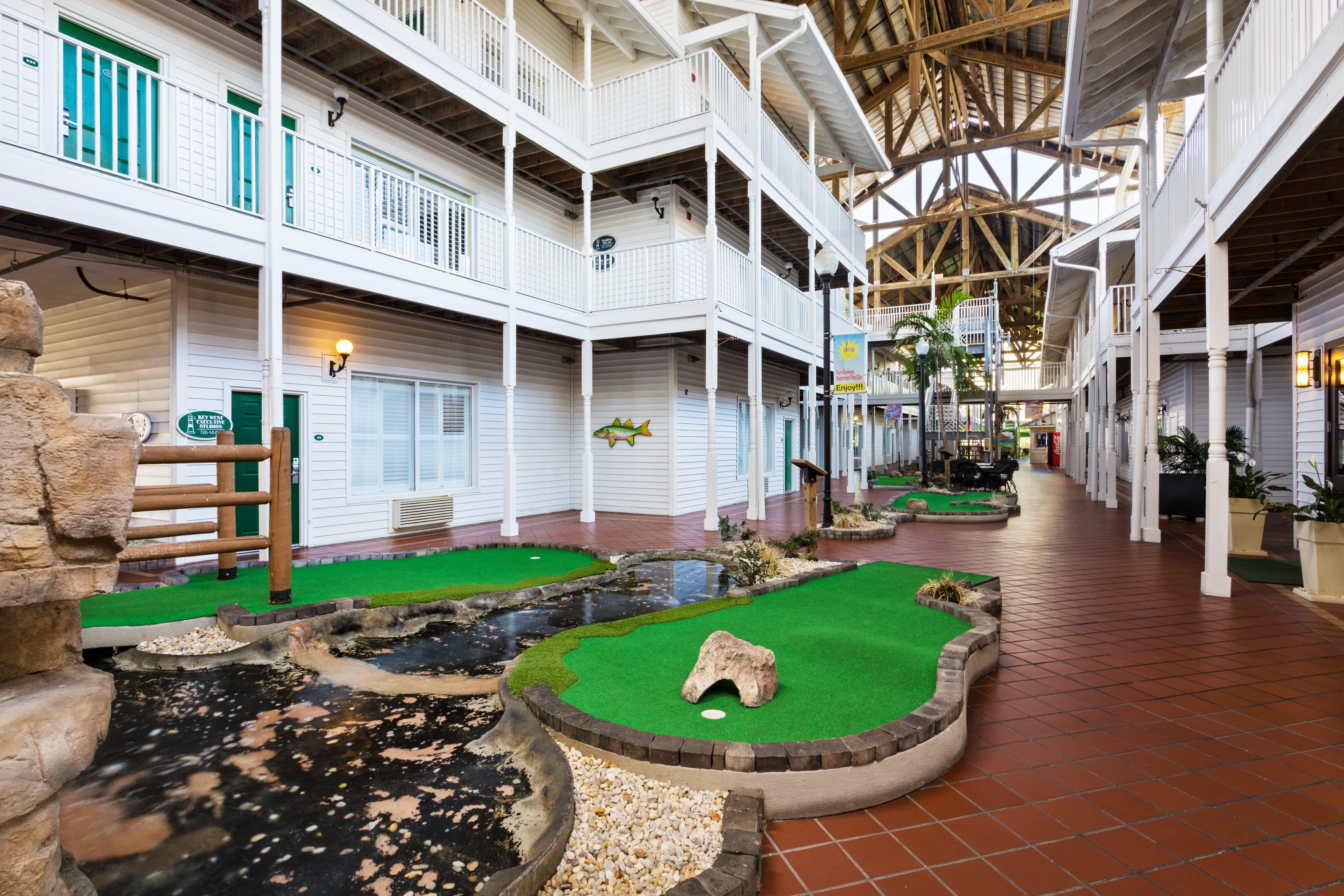 Holiday Inn & Suites Clearwater Beach S-Harbourside Exterior photo