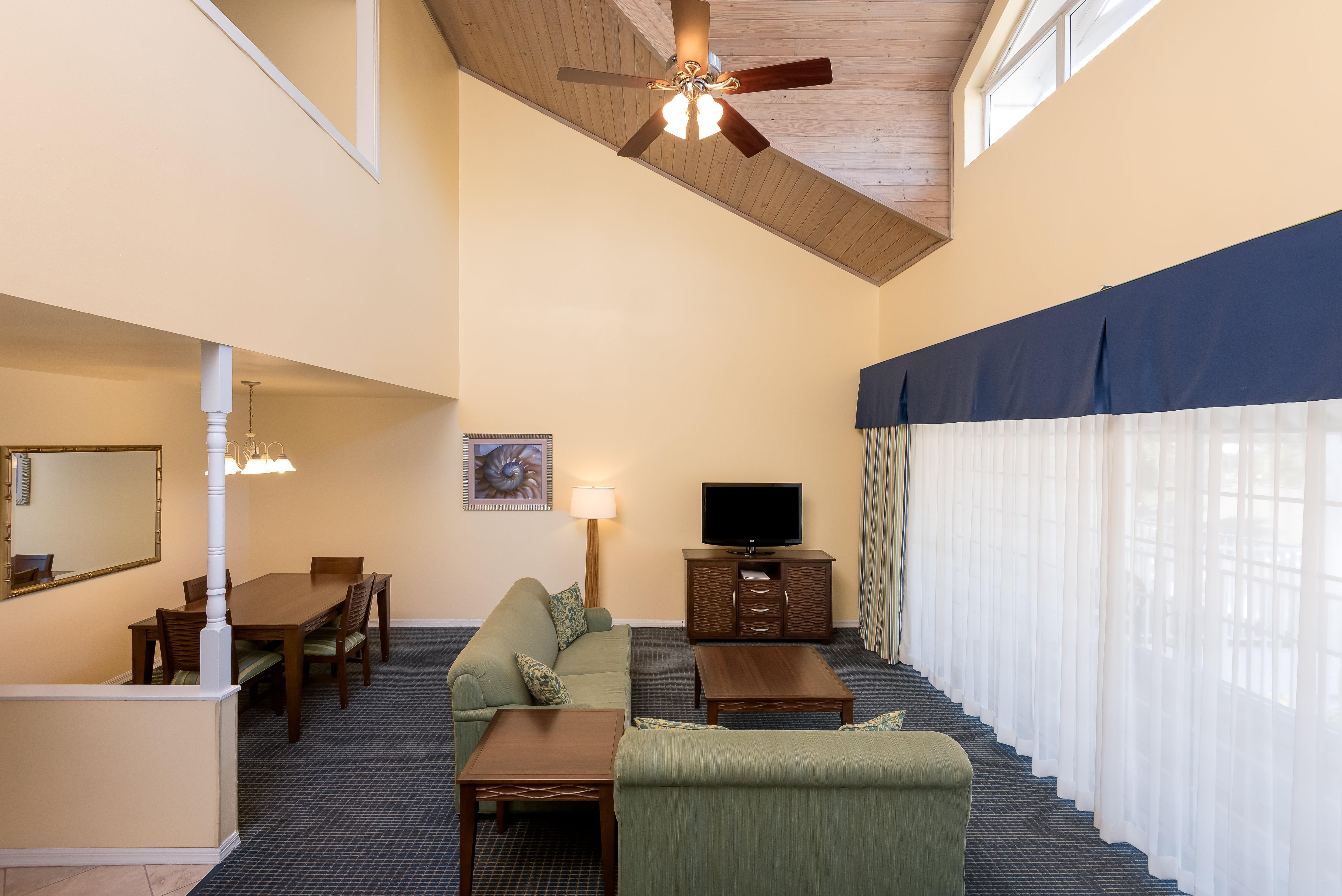 Holiday Inn & Suites Clearwater Beach S-Harbourside Exterior photo