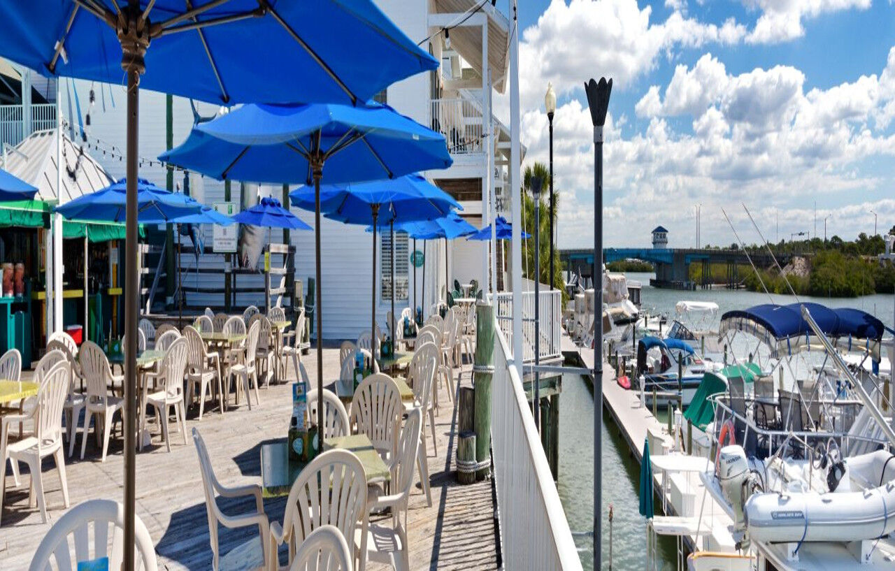 Holiday Inn & Suites Clearwater Beach S-Harbourside Exterior photo